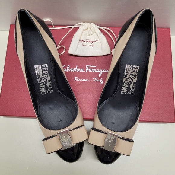 NWOT Ferragamo Carla Mix Pumps - Picture 5 of 13